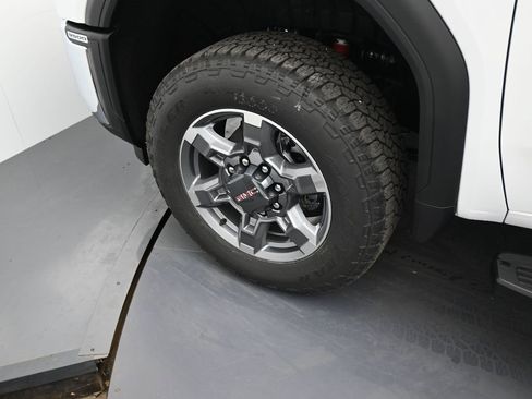 New 2026 GMC Sierra 3500 SLE image 8