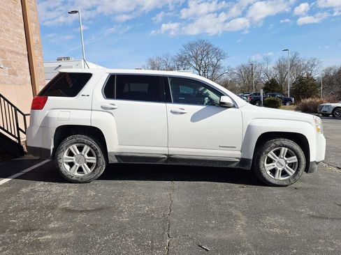 Used 2015 GMC Terrain SLE image 2