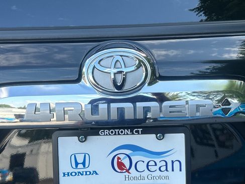 Used 2023 Toyota 4Runner Limited AWD/4WD image 29
