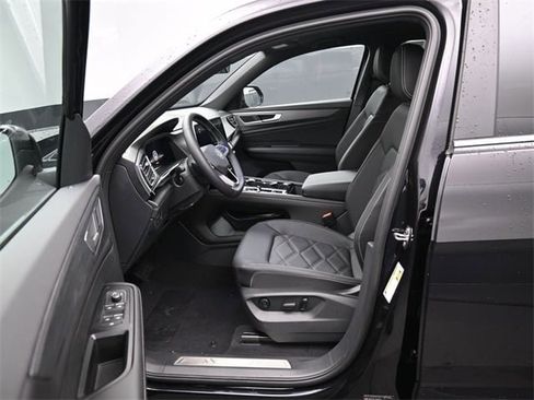 New 2026 Volkswagen Atlas Cross Sport SE image 9