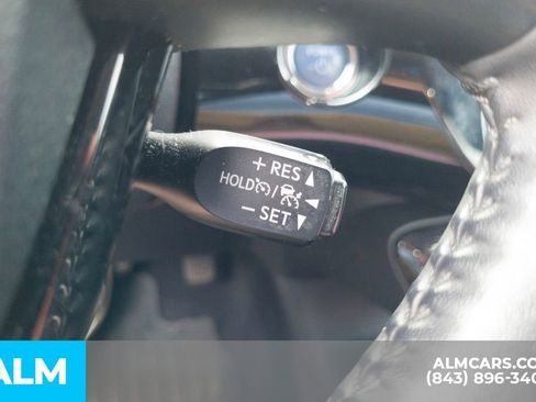 Used 2019 Toyota Prius XLE FWD image 14