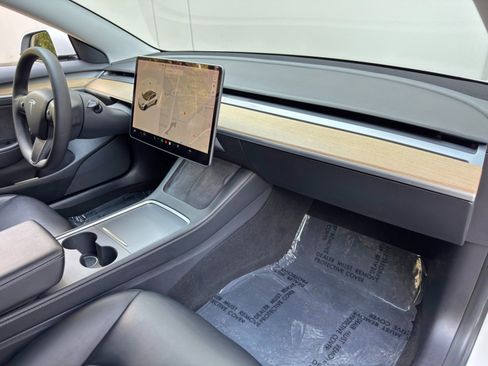 Used 2021 Tesla Model 3 Standard Range Plus RWD image 14