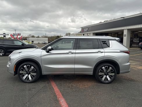New 2026 Mitsubishi Outlander SEL image 11