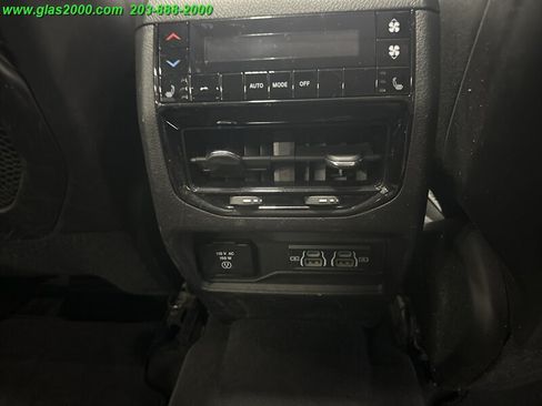 Used 2023 Jeep Grand Cherokee L Limited AWD/4WD image 33