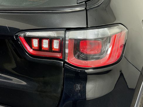 Used 2020 Jeep Compass Sport image 34