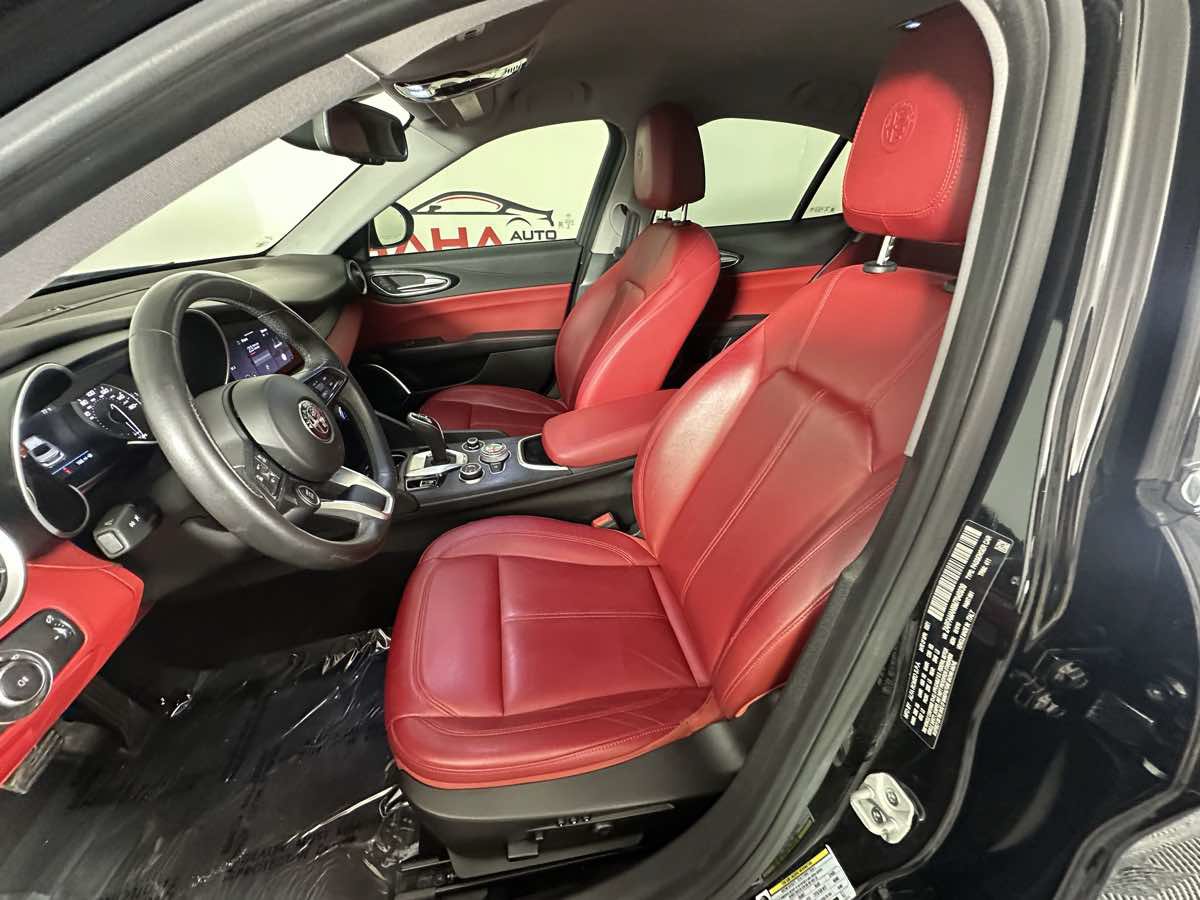 Used 2021 Alfa Romeo Giulia Sprint w/ Active Assist 1 Package RWD image 23