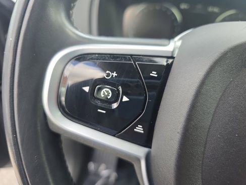 Used 2019 Volvo XC90 T6 Momentum w/ Protection Package Premier image 24