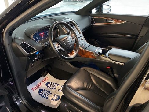 Used 2019 Lincoln Nautilus Select image 9