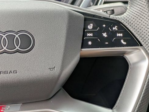 Used 2025 Audi Q4 e-tron Premium Plus w/ Premium Plus image 11