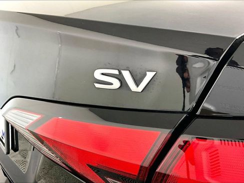 Used 2021 Nissan Versa SV image 14