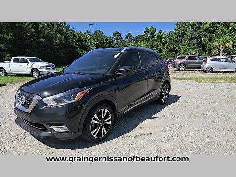 Used 2019 Nissan Kicks SR w/ Exterior Electronics Package FWD image 21