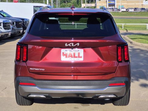 Used 2025 Kia Sorento EX w/ Panoramic Sunroof Package FWD image 5
