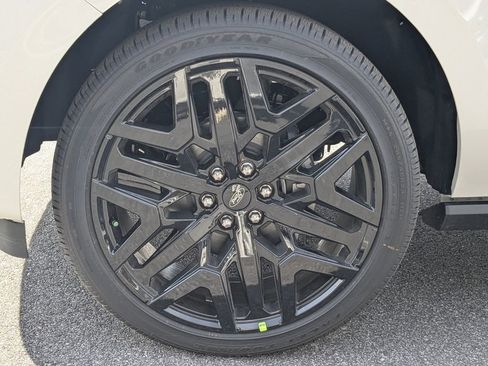 New 2026 Ford Expedition Platinum w/ Stealth Performance Package image 12