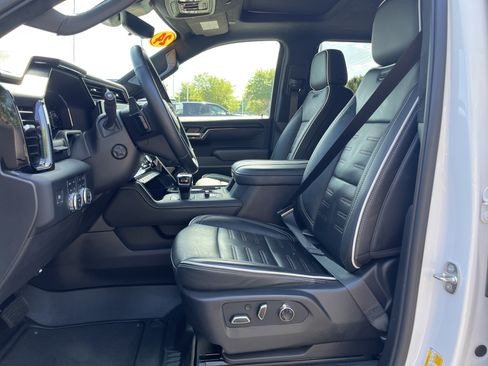 Used 2024 GMC Sierra 1500 AT4X AWD/4WD image 17
