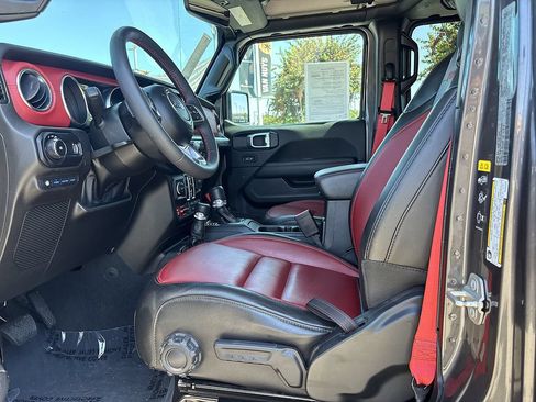 Used 2023 Jeep Wrangler Unlimited Rubicon 4xe AWD/4WD image 11