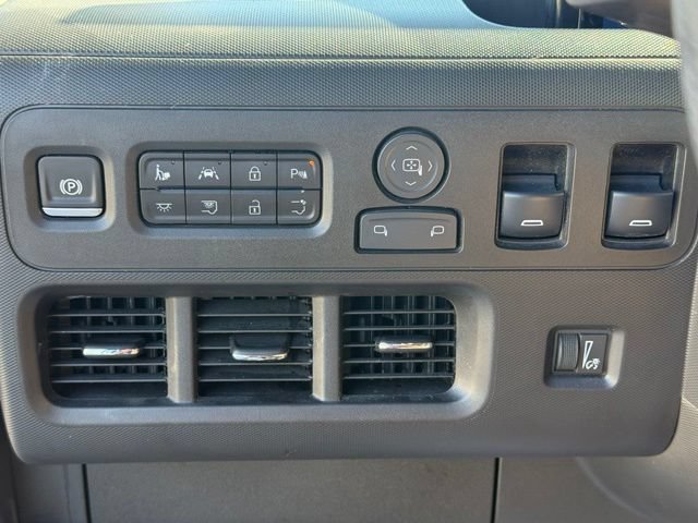Used 2024 Chevrolet Brightdrop 600 w/ Commercial Equipment Package AWD/4WD image 27