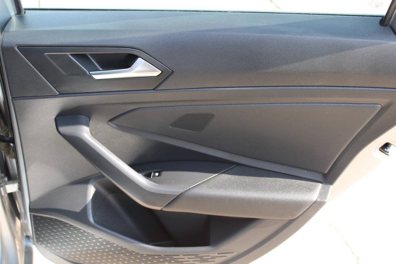 Used 2021 Volkswagen Jetta R-Line FWD image 9