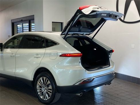 Used 2021 Toyota Venza Limited image 25