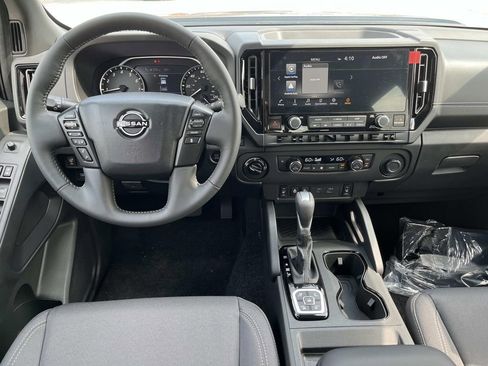 Used 2026 Nissan Frontier SV w/ All-Weather Content Package AWD/4WD image 17