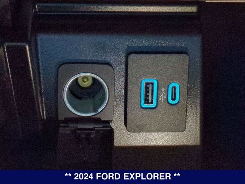 New 2024 Ford Explorer ST-Line w/ Class IV Trailer Tow Package image 27