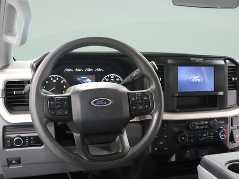 Used 2025 Ford F350 XL w/ FX4 Off-Road Package AWD/4WD image 6