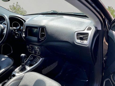 Used 2019 Jeep Compass Latitude w/ Popular Equipment Group AWD/4WD image 20