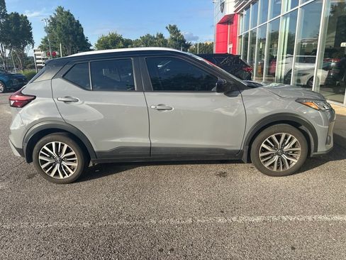 Used 2023 Nissan Kicks SV FWD image 2