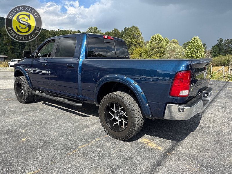 Used 2020 RAM 1500 Classic SLT AWD/4WD image 4