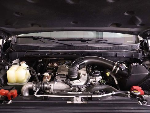 Used 2017 Nissan Titan SV image 17