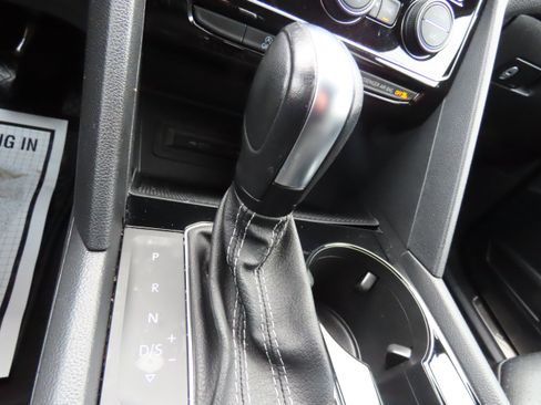 Used 2022 Volkswagen Atlas Cross Sport SE w/ Panoramic Sunroof Package image 30