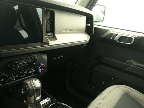New 2025 Ford Bronco 4-Door image 13