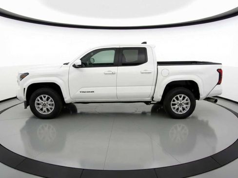 Certified 2025 Toyota Tacoma SR5 image 7