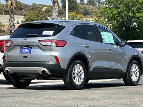 Certified 2022 Ford Escape SE FWD image 3