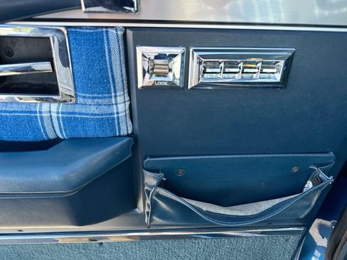 Used 1988 Chevrolet Silverado 3500 2WD Crew Cab image 15