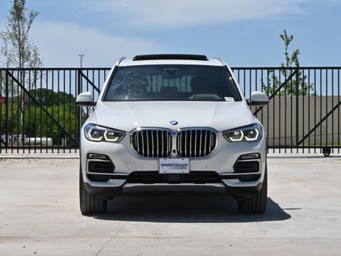 Used 2019 BMW X5 xDrive40i w/ Executive Package AWD/4WD image 3