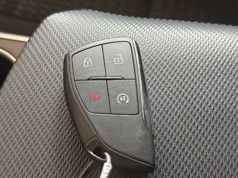 Used 2025 Chevrolet Equinox LT AWD/4WD image 24