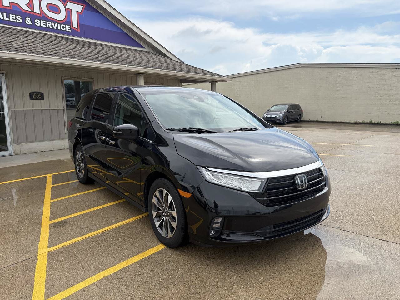 Used 2023 Honda Odyssey EX-L image 3