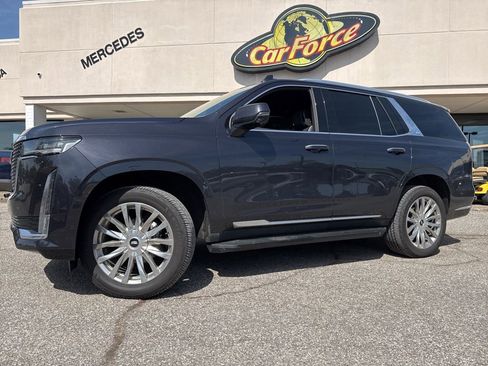 Used 2022 Cadillac Escalade Premium Luxury AWD/4WD image 6