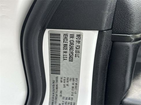 Certified 2023 Jeep Grand Cherokee Laredo w/ Luxury Tech Group I image 30