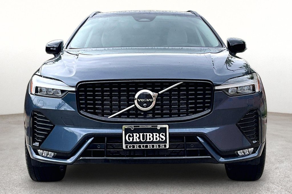 Used 2025 Volvo XC60 B5 Ultra w/ Protection Package Premier AWD/4WD image 4