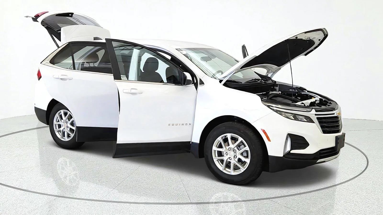 Used 2024 Chevrolet Equinox LT w/ LPO, Cargo Package FWD image 11