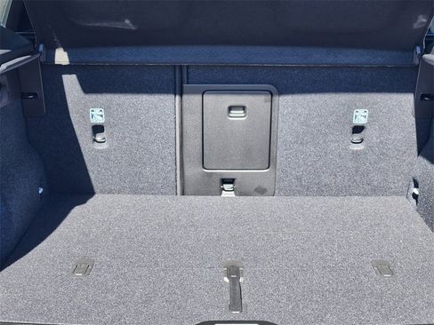 New 2026 Volvo XC40 B5 Plus w/ Protection Package Premier image 22