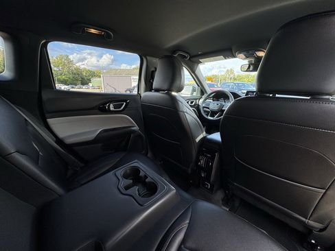 Used 2024 Jeep Compass Limited image 14