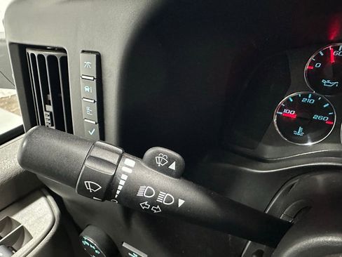 Used 2022 Chevrolet Express 3500 w/ Power Convenience Package image 22