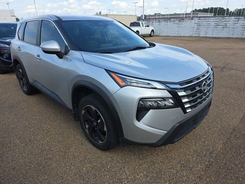 Used 2024 Nissan Rogue SV FWD image 7