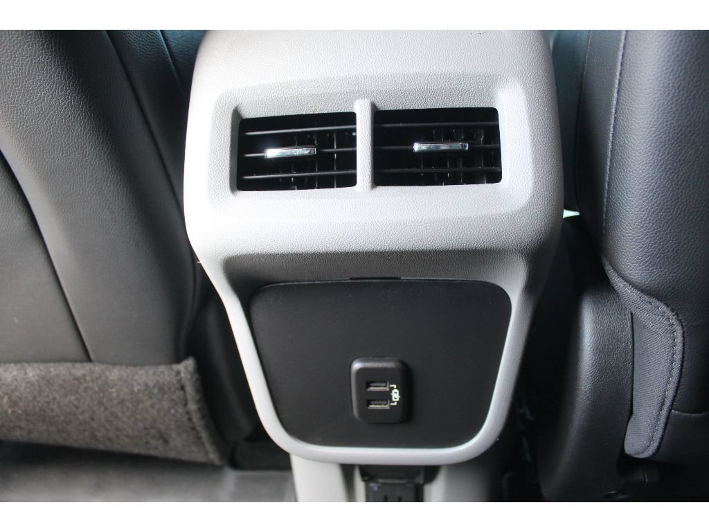 Used 2022 GMC Terrain SLT w/ Infotainment Package II FWD image 17