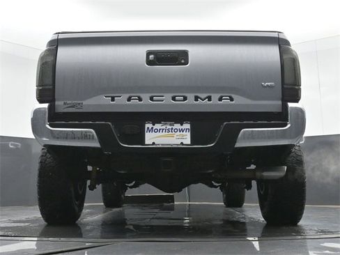 Used 2021 Toyota Tacoma TRD Off-Road image 45