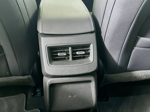 Used 2025 Chevrolet Equinox EV LT w/ Convenience Package image 27