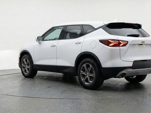 Used 2025 Chevrolet Blazer LT FWD image 6