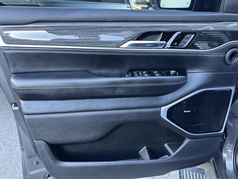 Used 2022 Jeep Wagoneer Series III w/ Premium Group I image 19